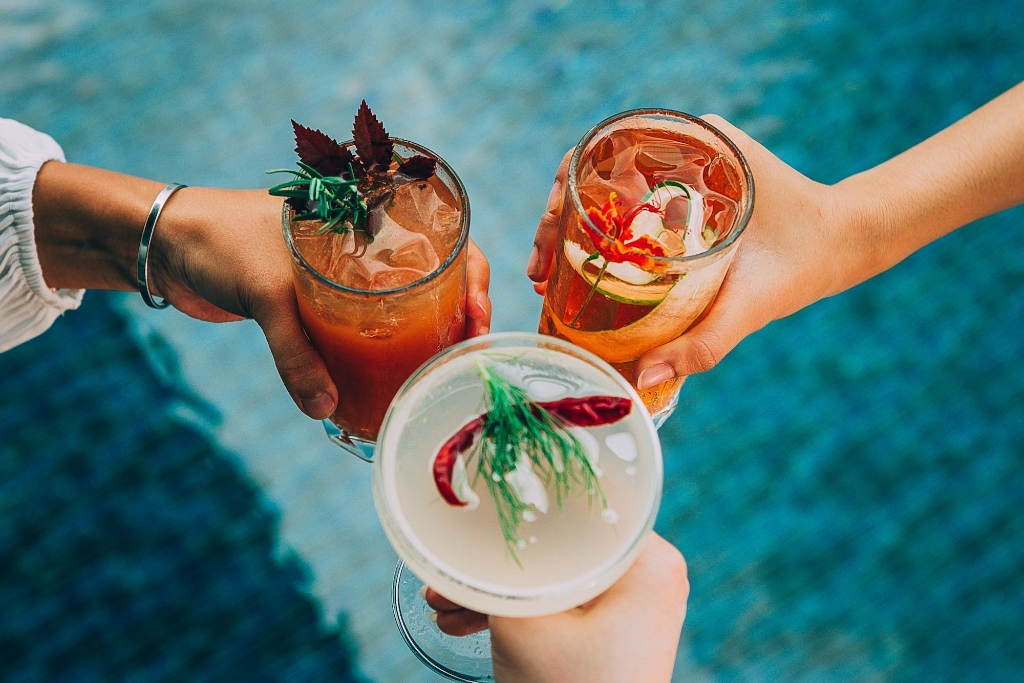 5 Crowd-Pleasing Craft Cocktails for Your Super Bowl Party