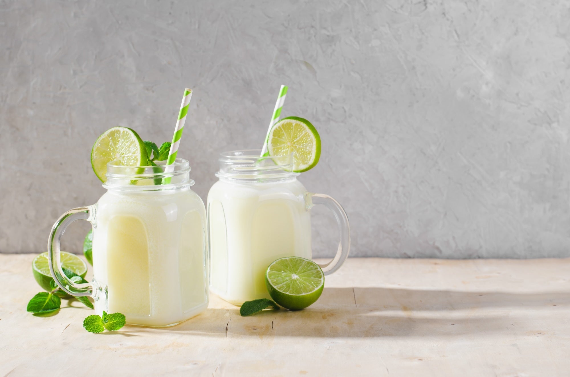 FROZEN PINEAPPLE MOJITO